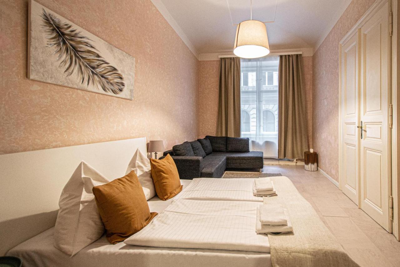 Rose Ruterra Suite Praga Esterno foto