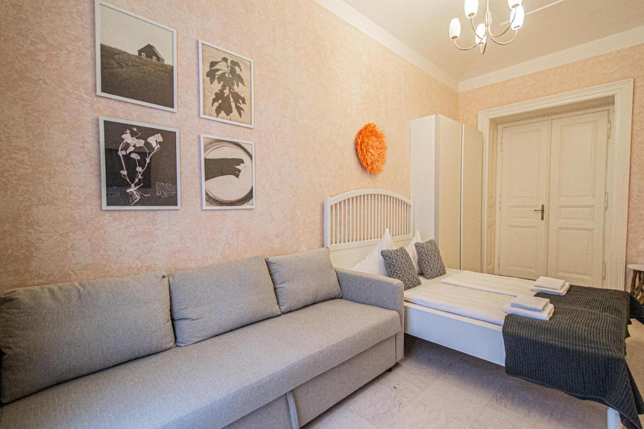 Rose Ruterra Suite Praga Esterno foto