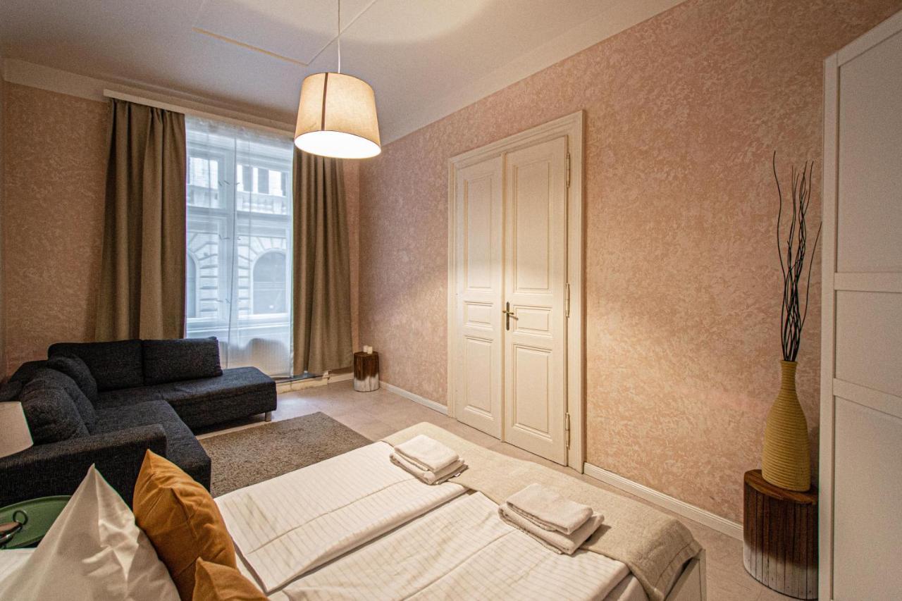 Rose Ruterra Suite Praga Esterno foto